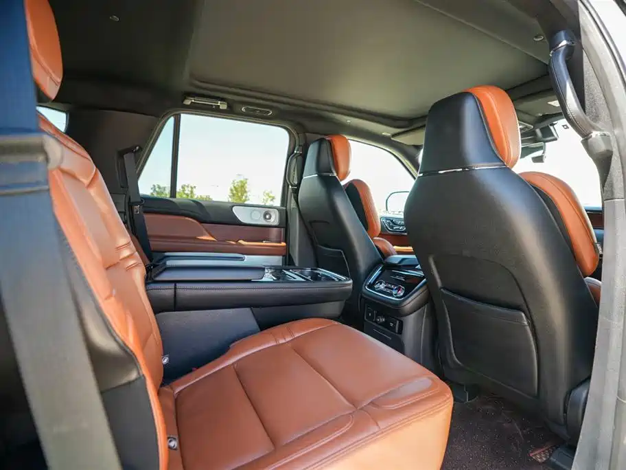 Lincoln Navigator 2021 — фото 10
