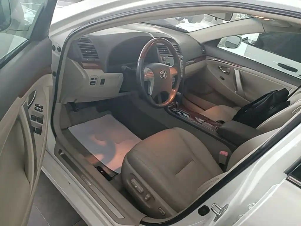 Toyota Camry 2014 — фото 16