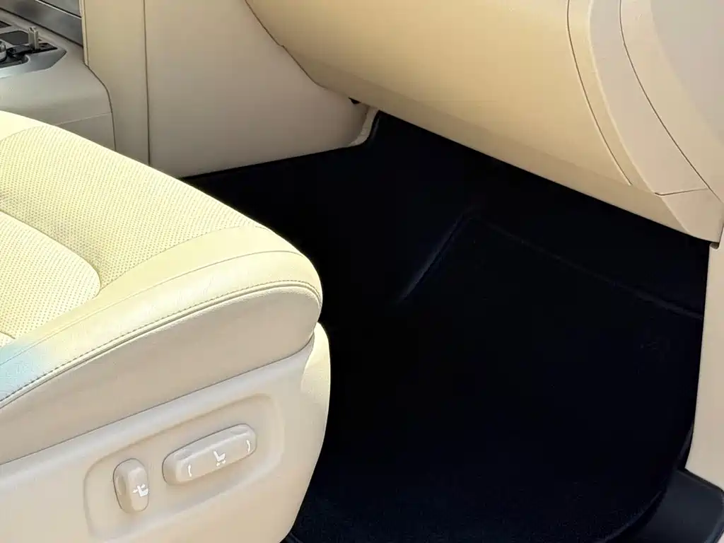 Toyota Land Cruiser 2019 — фото 10