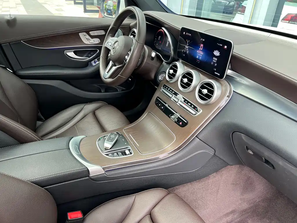 Mercedes-Benz GLC 2020 — фото 19