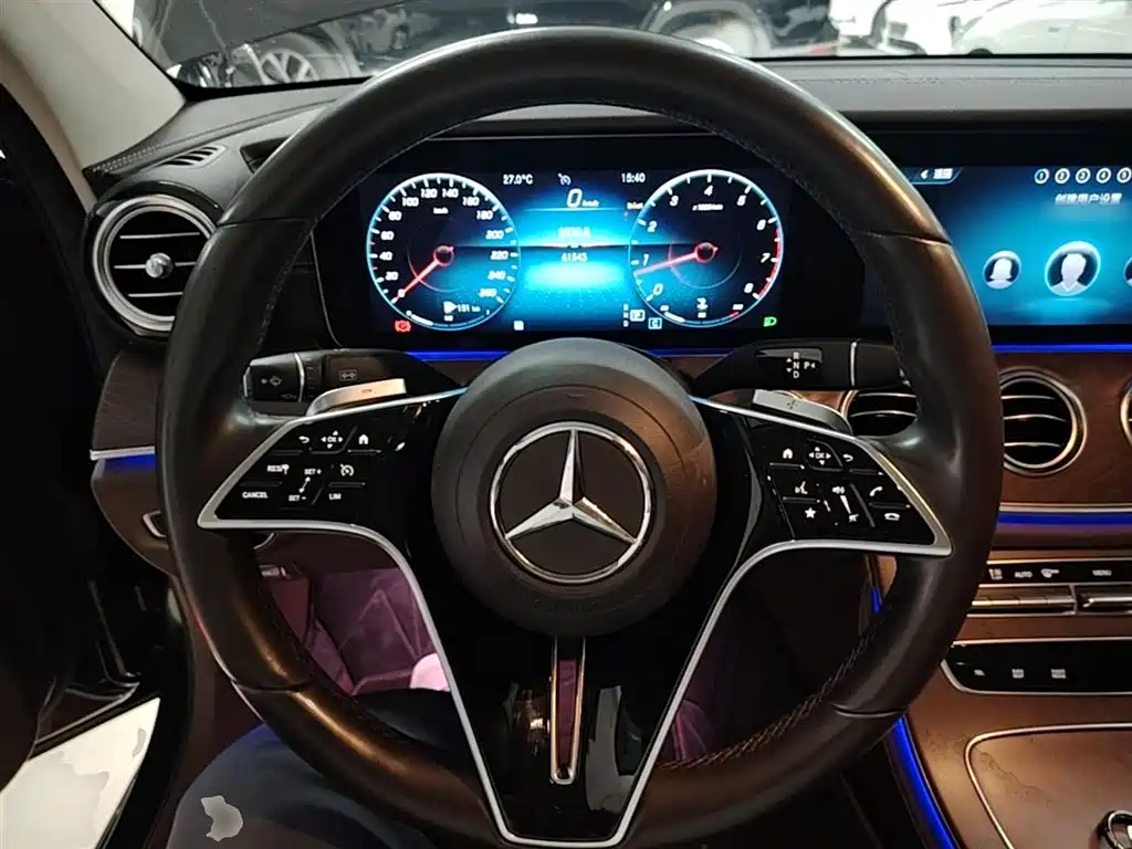 Mercedes-Benz E-Class 2023 — фото 11