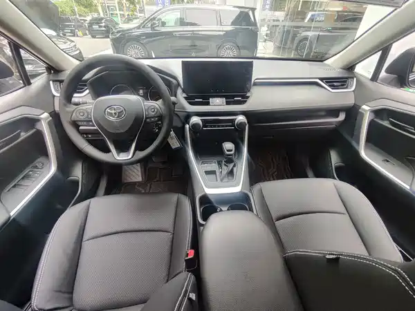 Toyota RAV4 2024