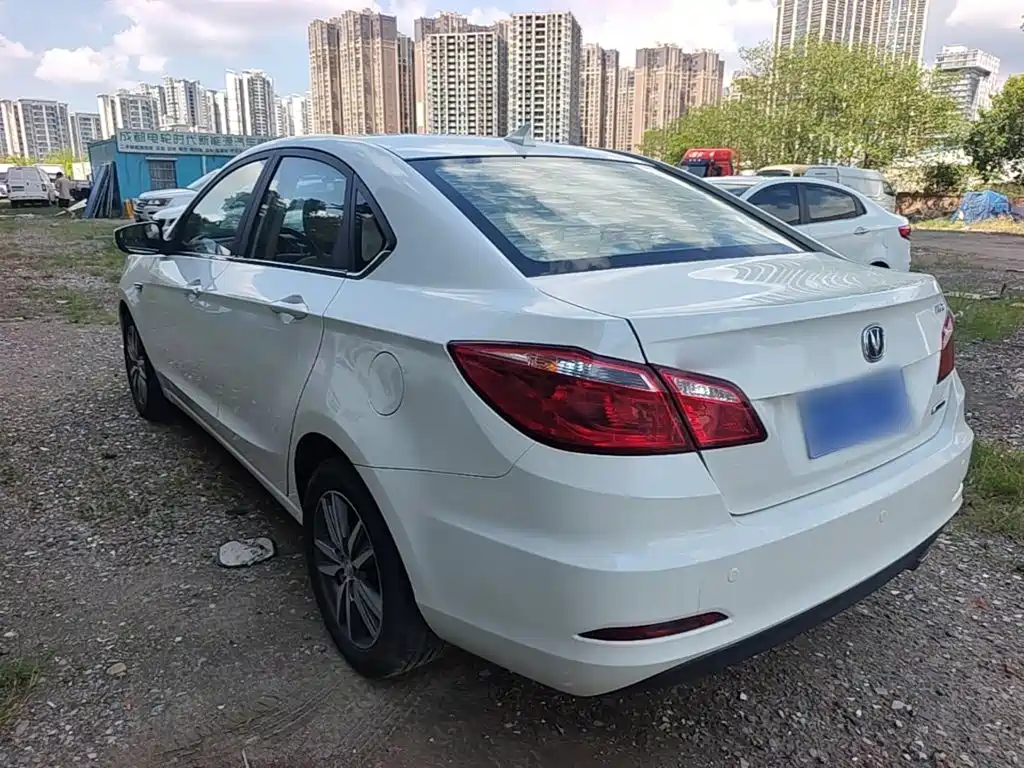 Changan Eado 2017 — фото 5