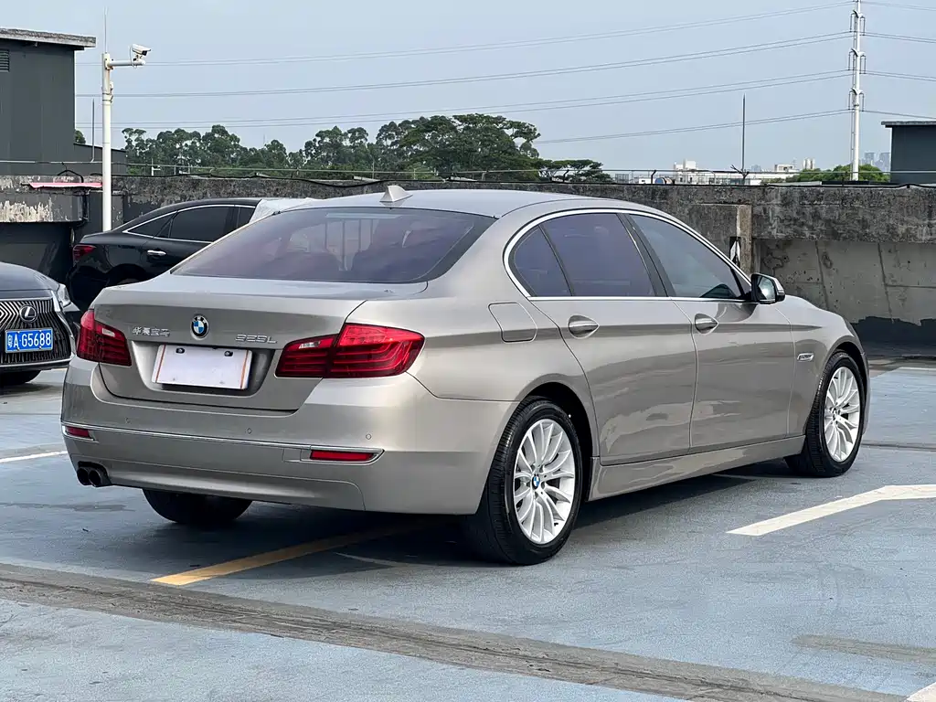 BMW 5 Series 2015 — фото 3