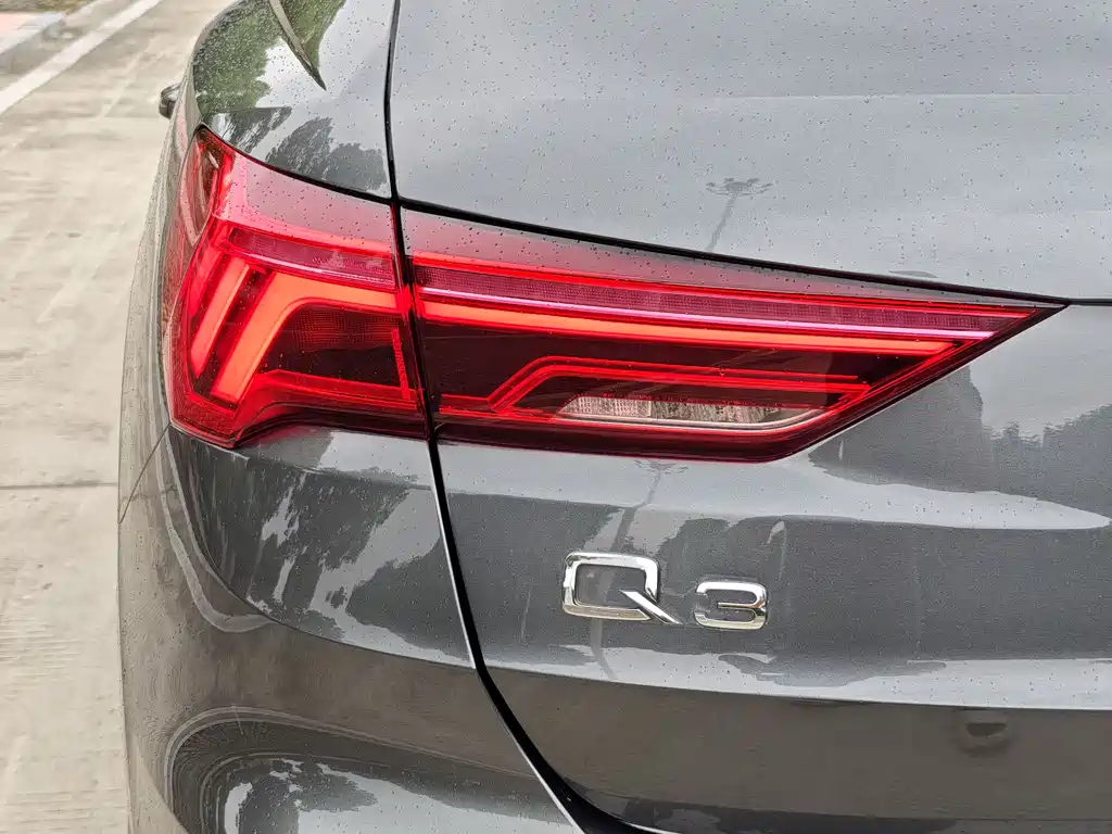 Audi Q3 2022 — фото 13
