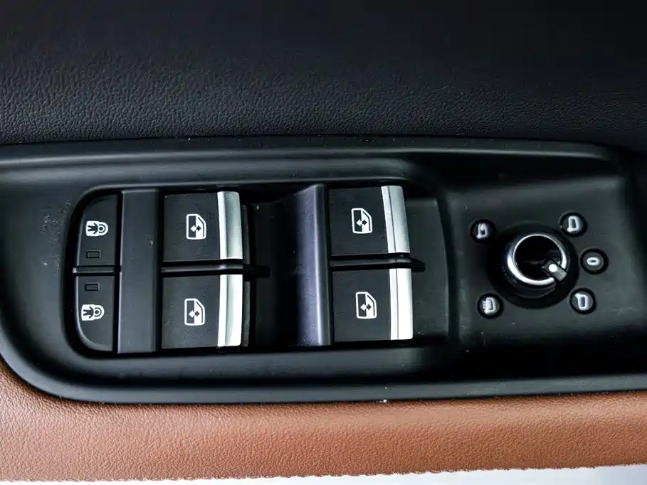 Audi Q7 2023 — фото 17