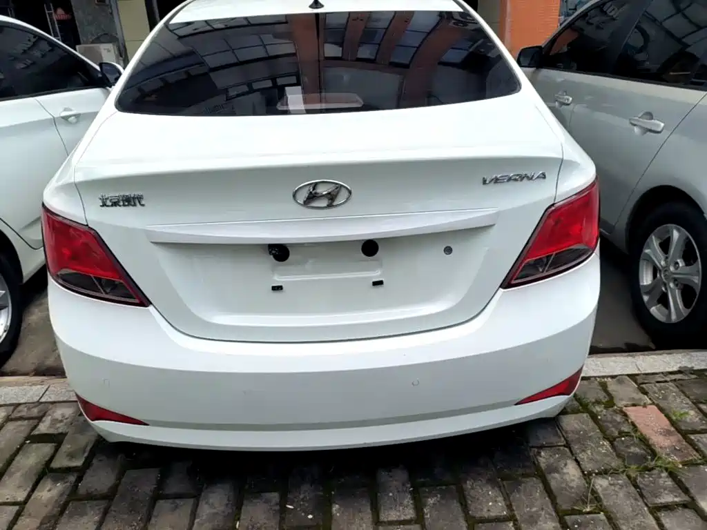 Hyundai Verna 2015 — фото 6