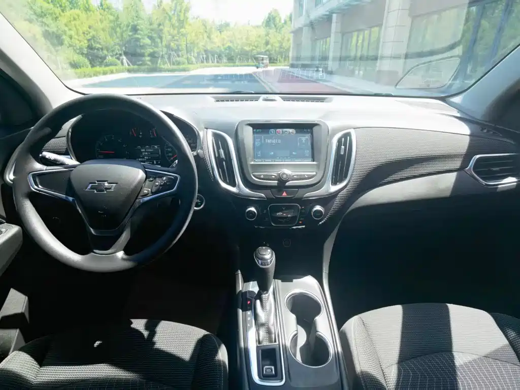 Chevrolet Equinox 2018 — фото 13