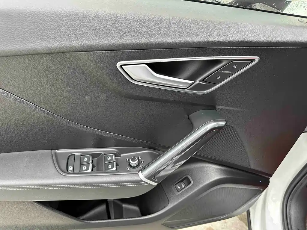Audi Q2L 2022 — фото 16