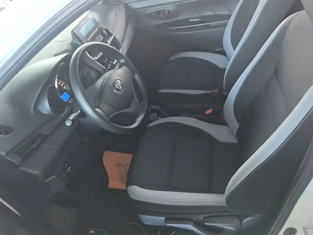 Toyota Yaris L 2021 — фото 15