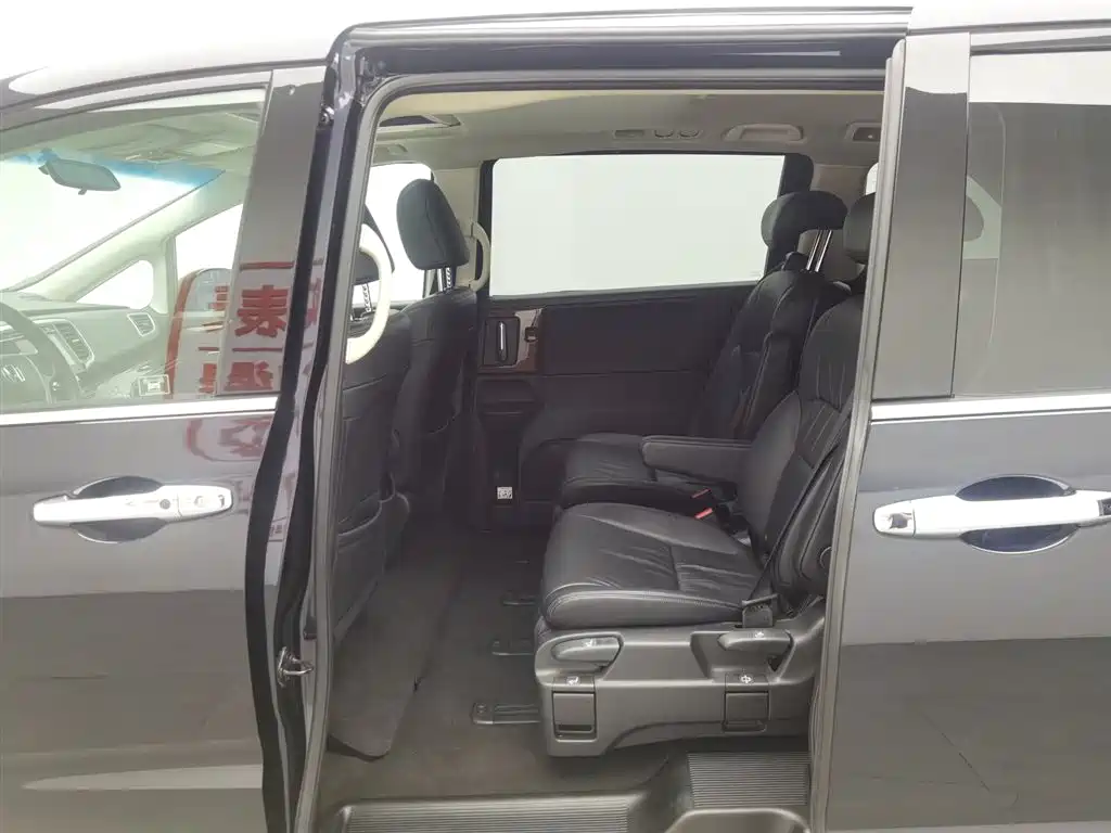 Honda Odyssey 2015 — фото 15