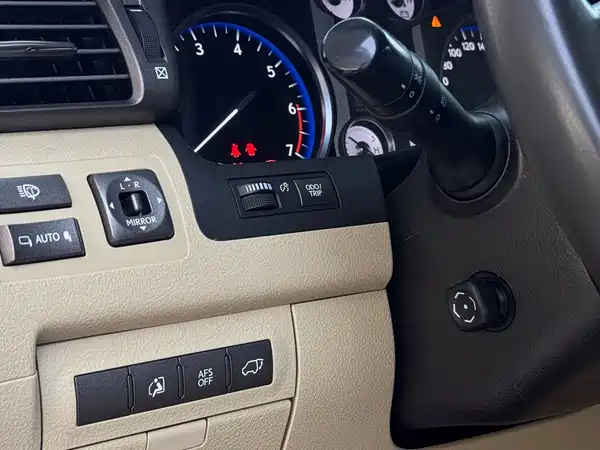 Lexus LX 2010