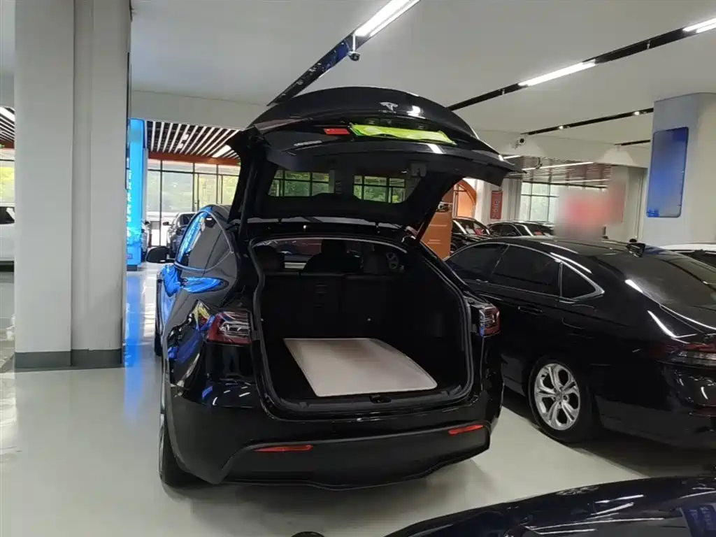 Tesla Model Y 2022 — фото 19