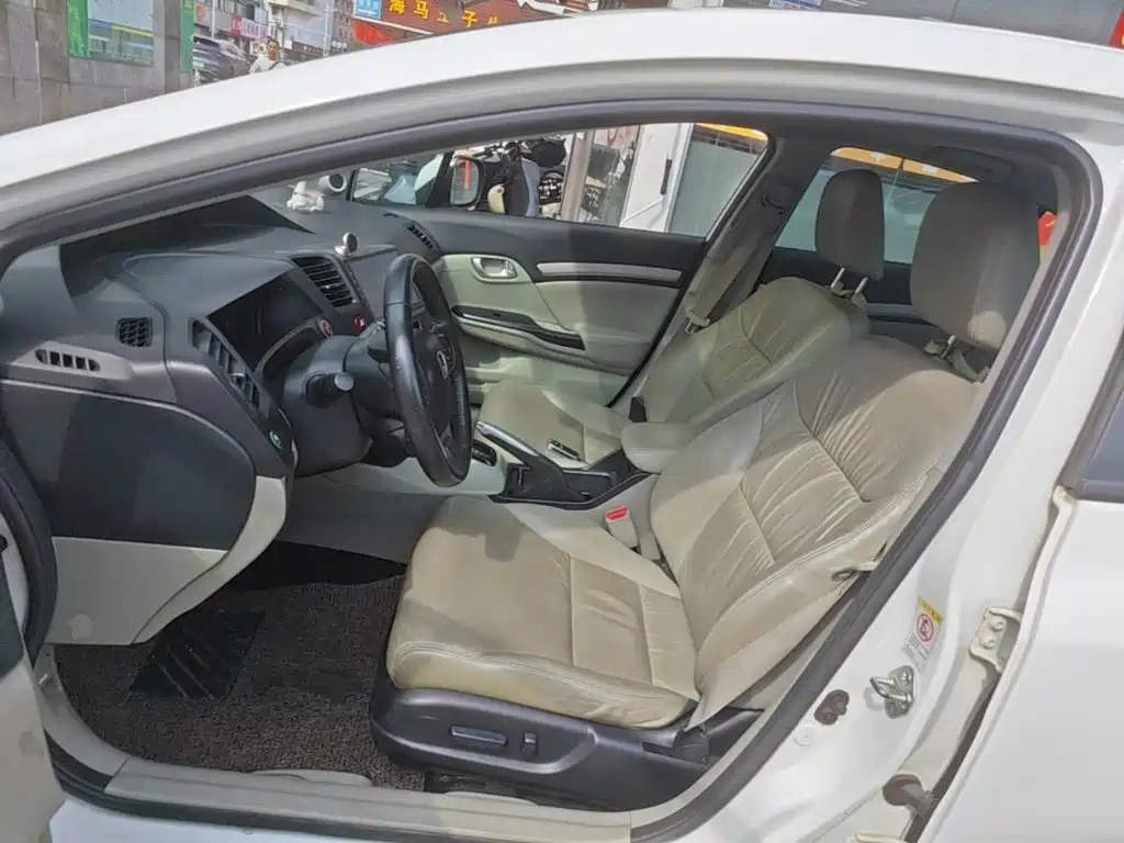 Honda Civic 2014 — фото 11