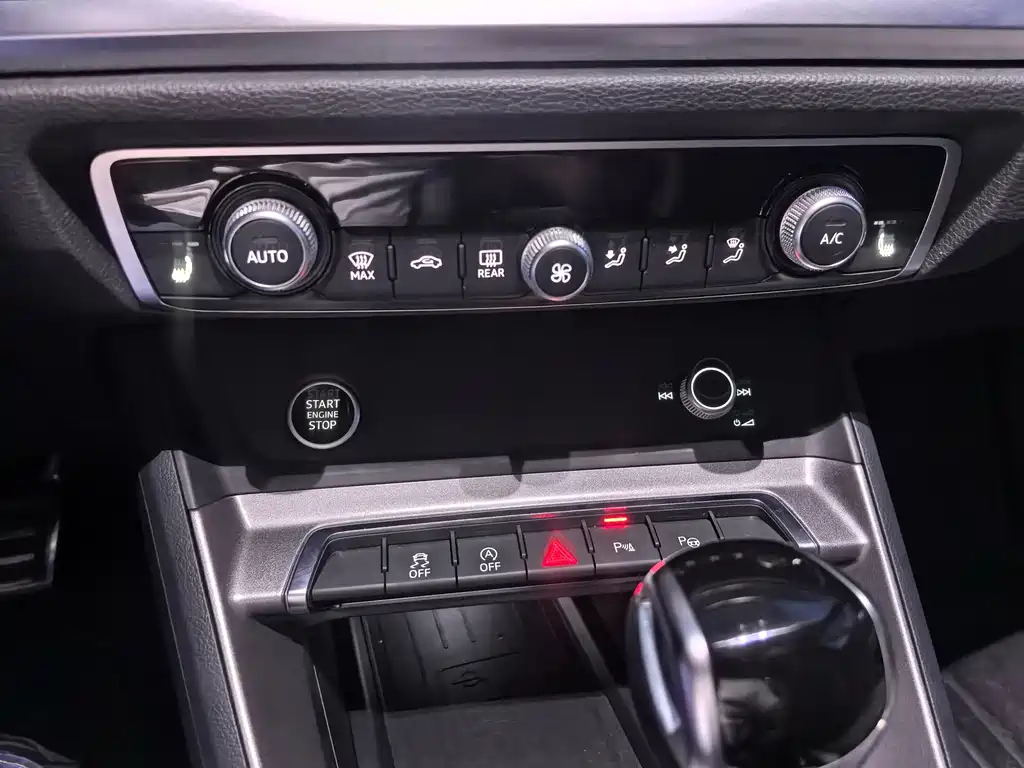 Audi Q3 2022 — фото 14