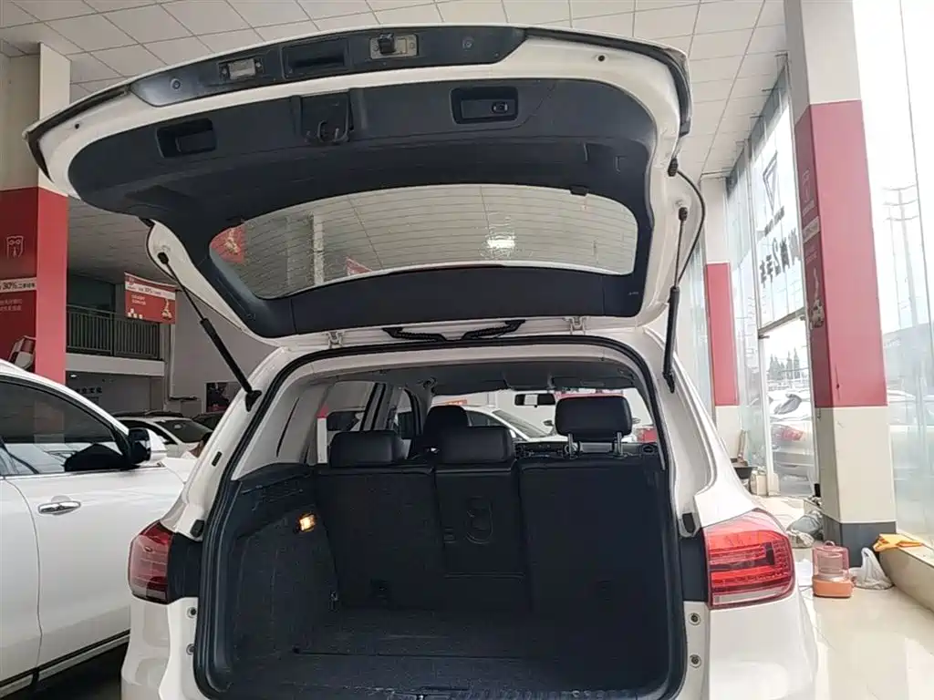 Volkswagen Tiguan 2015 — фото 19