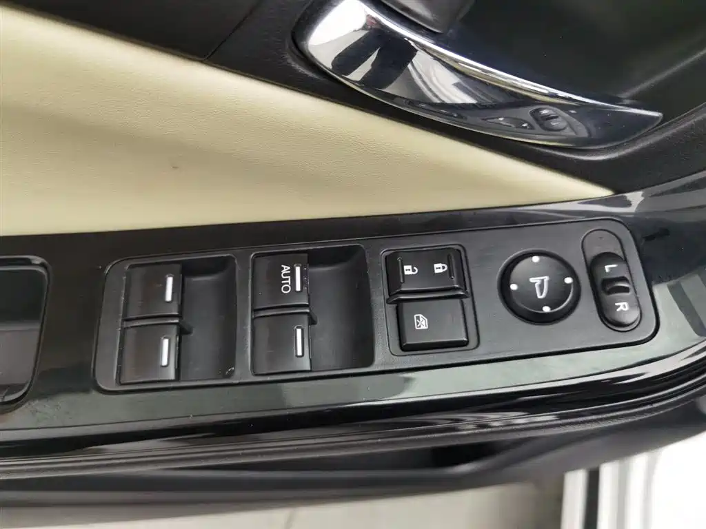 Honda Spirior 2017 — фото 9
