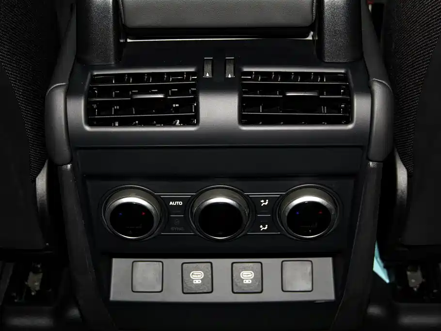 Land Rover Defender 2025 — фото 26