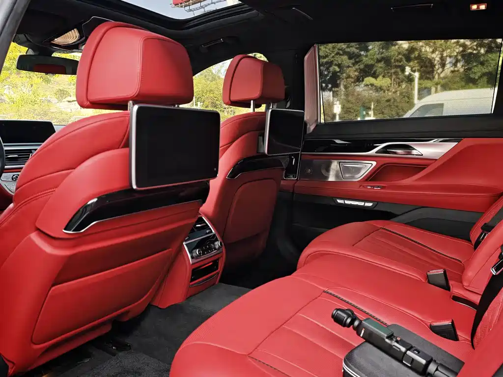 BMW 7 Series 2018 — фото 12
