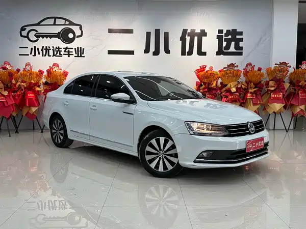 Volkswagen Sagitar 2018