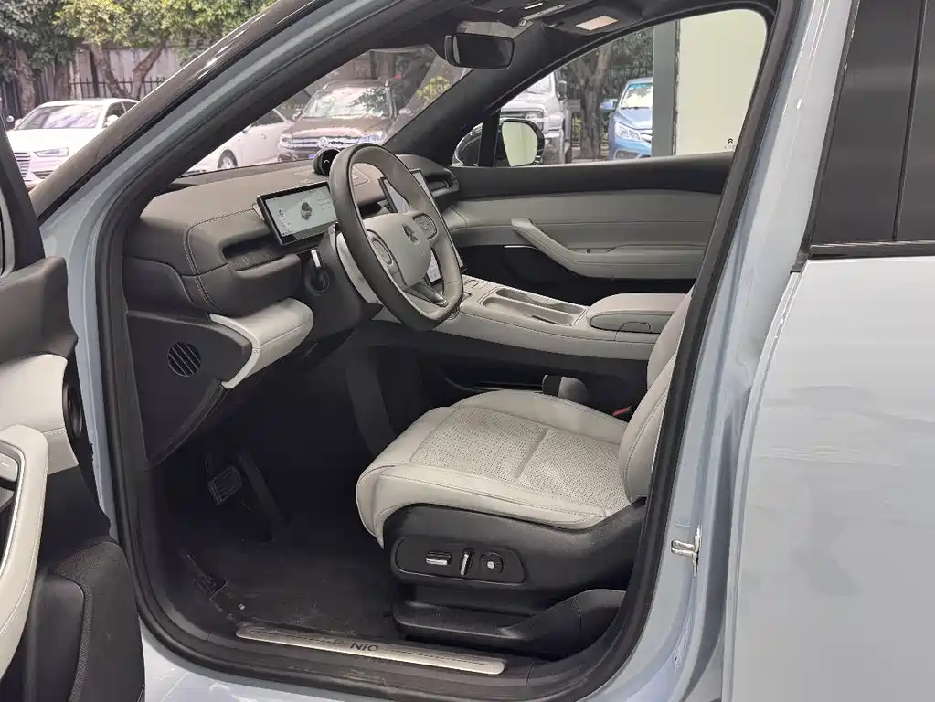 NIO ES6 2025