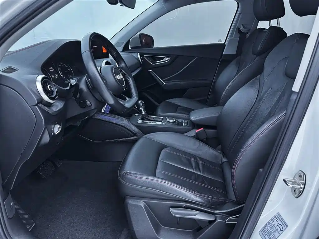 Audi Q2L 2022 — фото 10