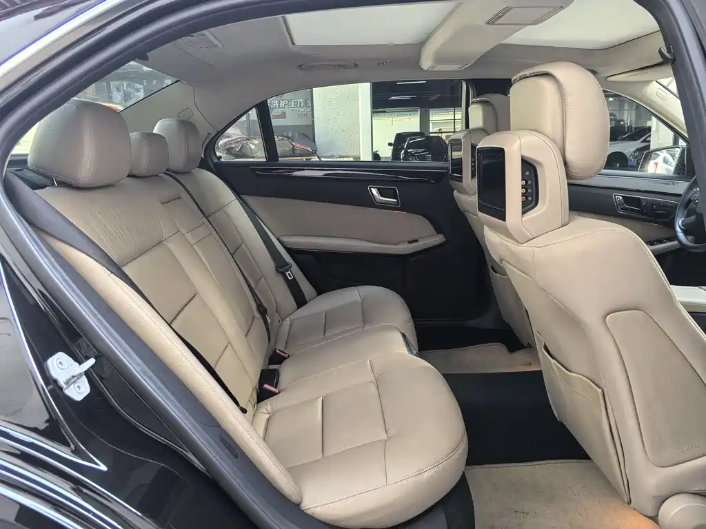Mercedes-Benz E-Class 2013 — фото 13