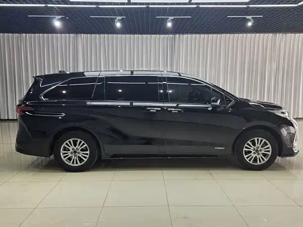 Toyota Sienna 2022