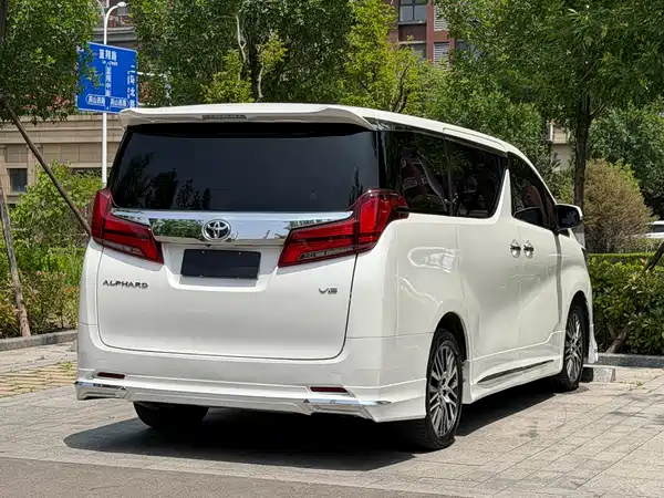Toyota Alphard 2015