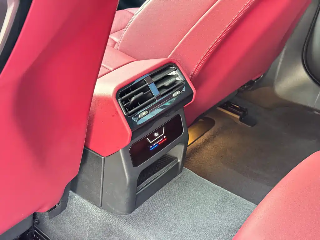 BMW 5 Series 2024 — фото 14