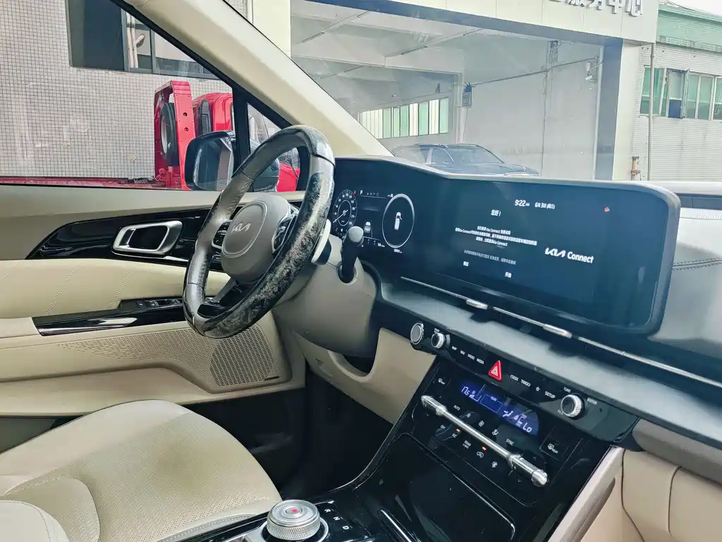 Kia Carnival 2023 — фото 16