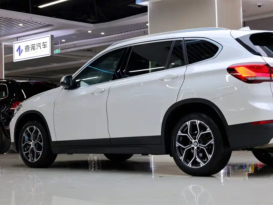 BMW X1 2021 — фото 12