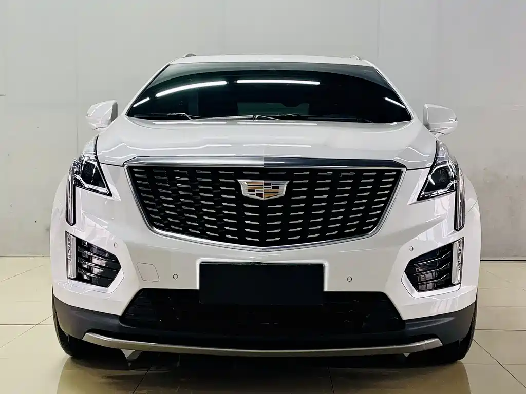 Cadillac XT5 2021 — фото 1