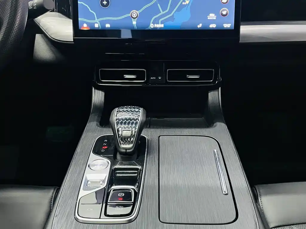 GAC Motor Trumpchi GS8 2024 — фото 13