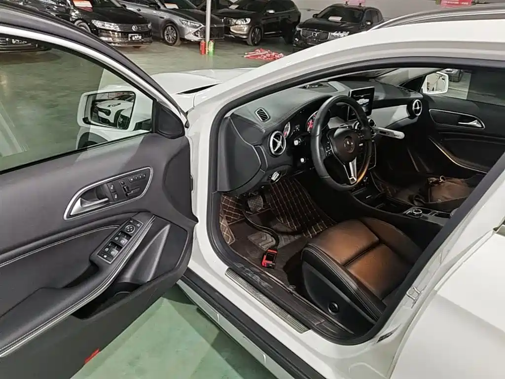 Mercedes-Benz GLA 2016 — фото 16