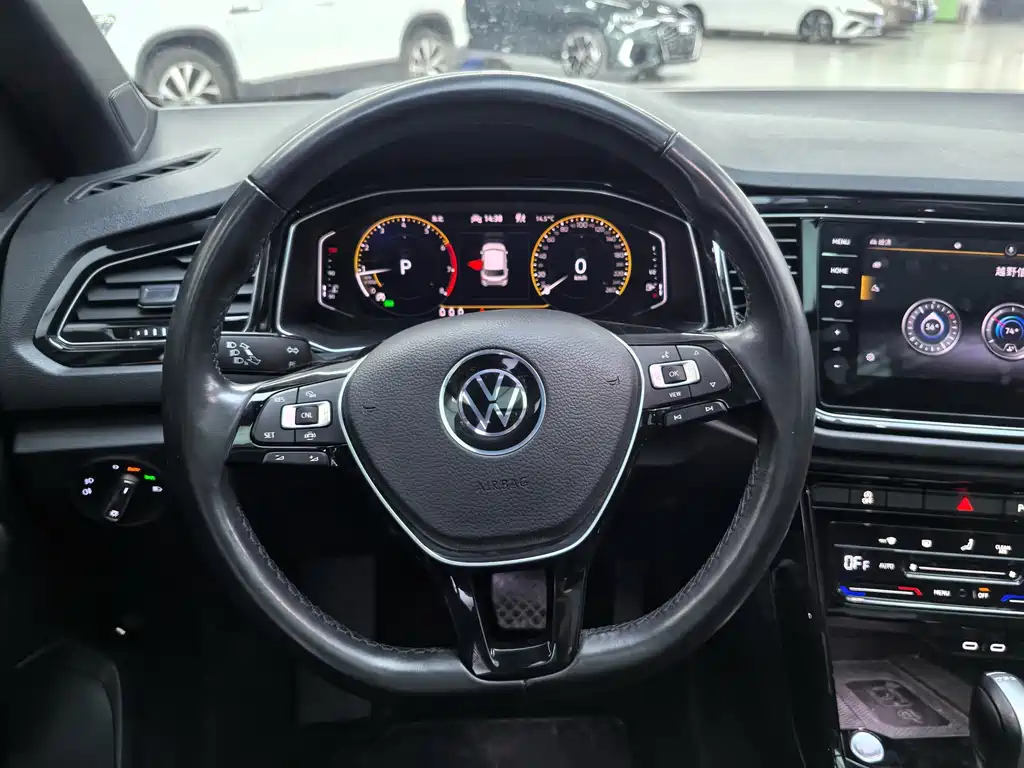 Volkswagen T-Roc 2022 — фото 11
