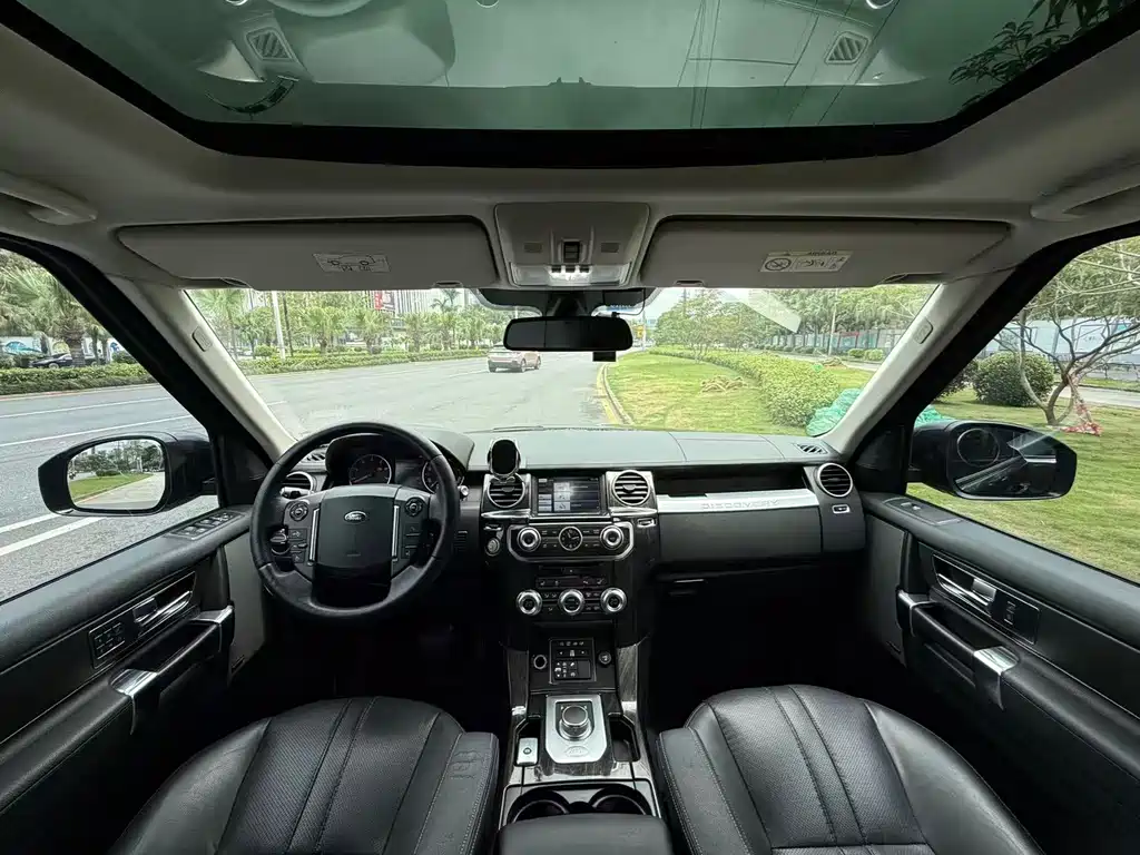 Land Rover Discovery 2015 — фото 12