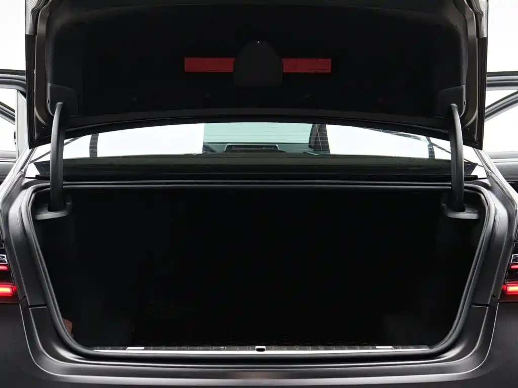 BMW 7 Series 2020 — фото 12