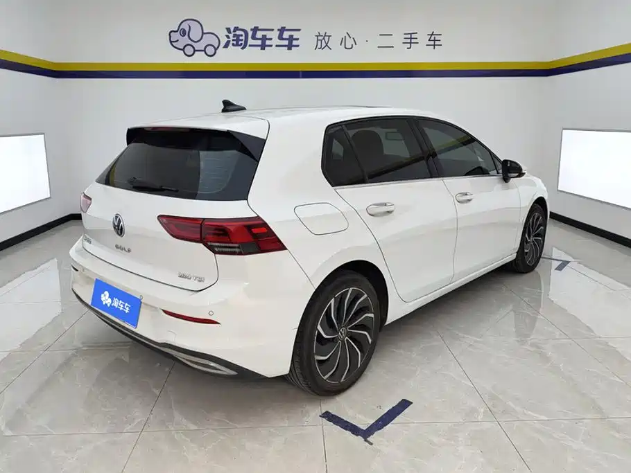 Volkswagen Golf 2021