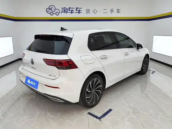 Volkswagen Golf 2021