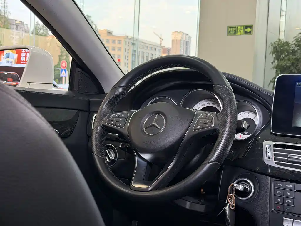 Mercedes-Benz CLS 2015 — фото 15