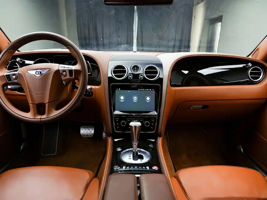 Bentley Flying Spur 2010 — фото 10