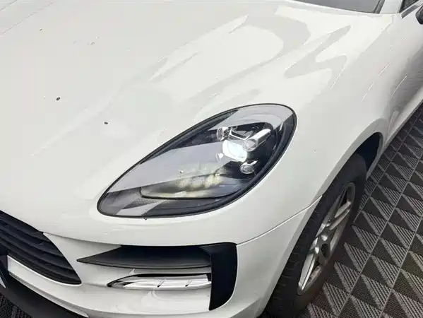 Porsche Macan 2021