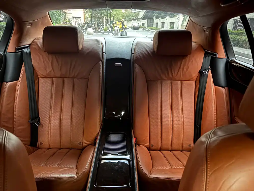 Bentley Flying Spur 2011 — фото 9