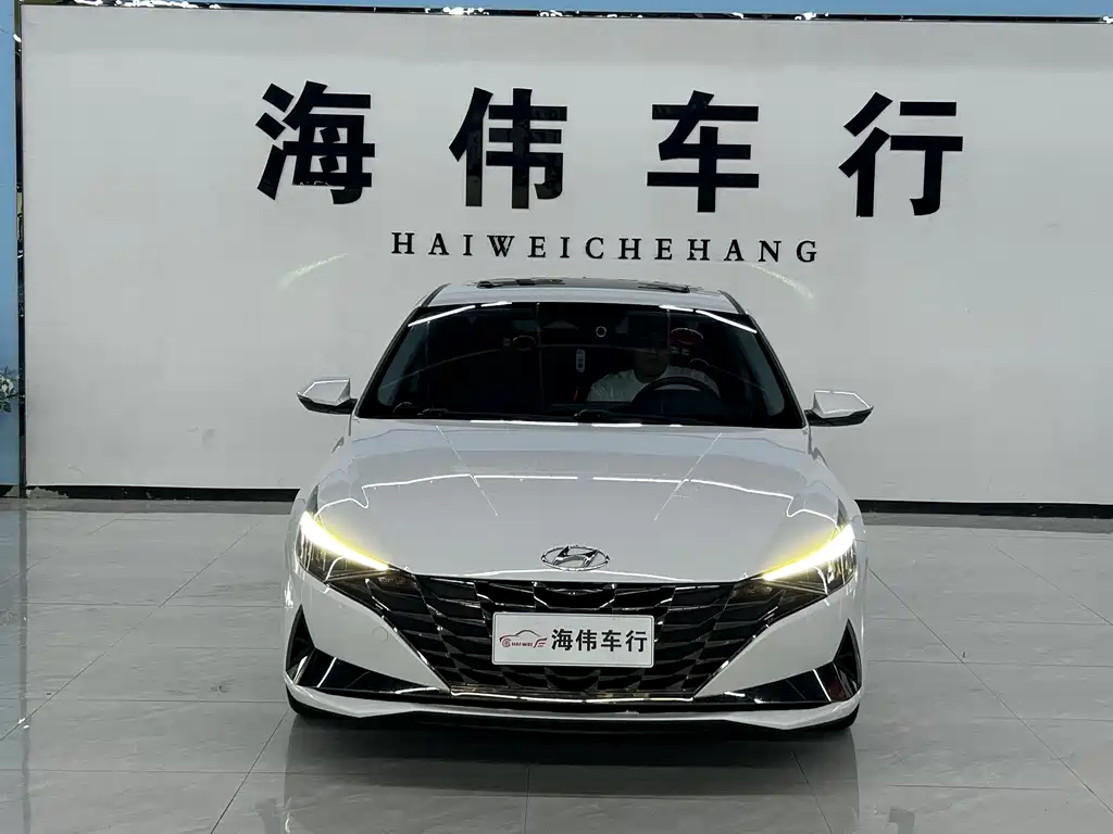 Hyundai Elantra 2023