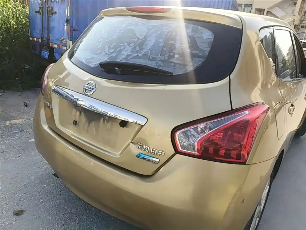 Nissan Tiida 2015 — фото 7