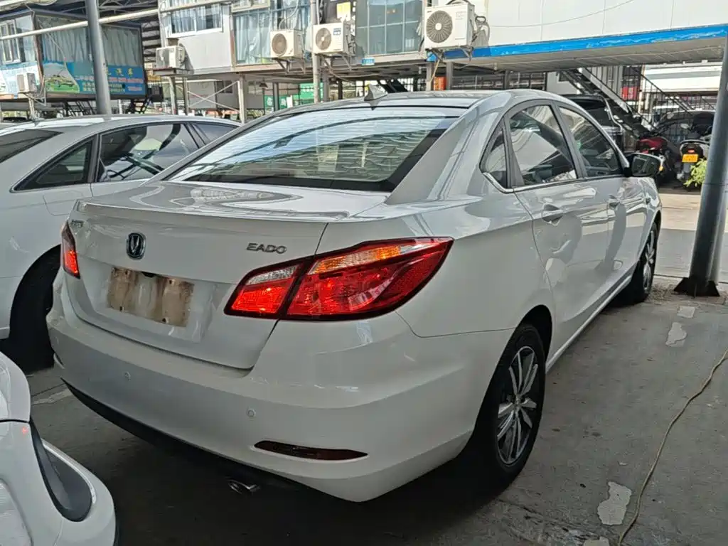 Changan Eado 2017 — фото 7
