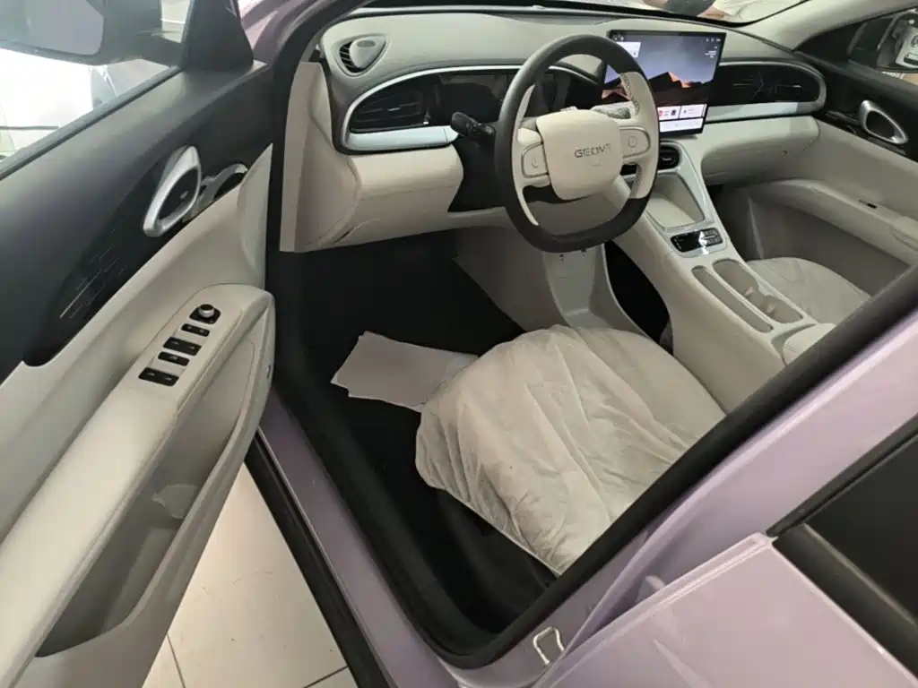 Geely Galaxy Starwish 2026 — фото 16