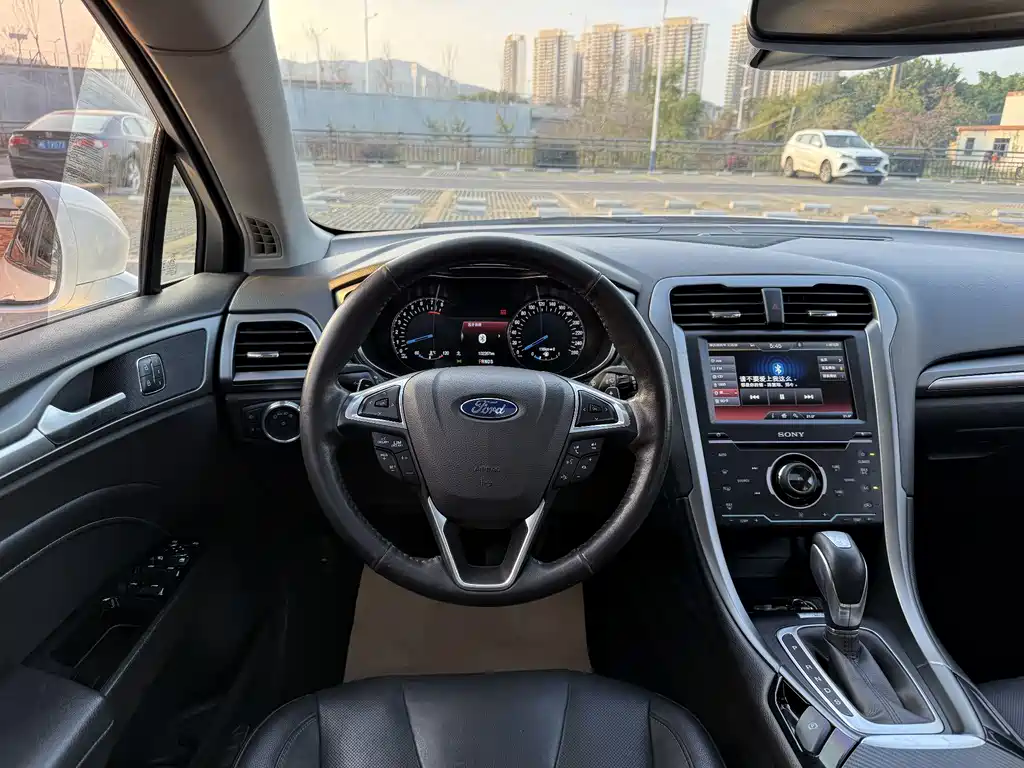 Ford Mondeo 2016 — фото 14