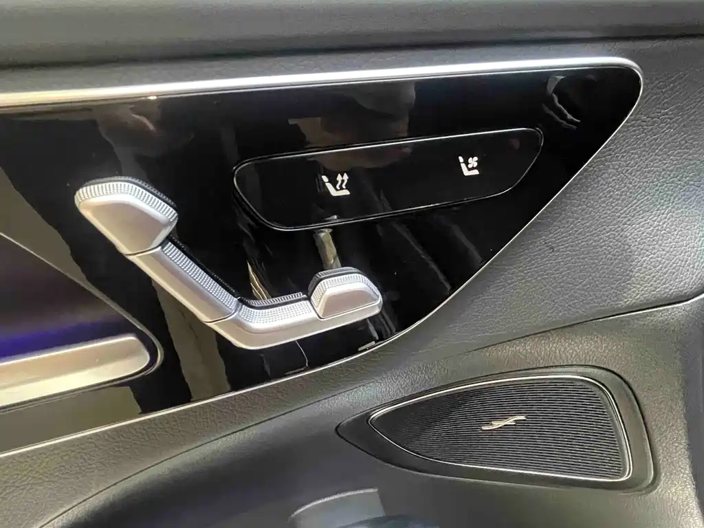 Mercedes-Benz C-Class 2023 — фото 17